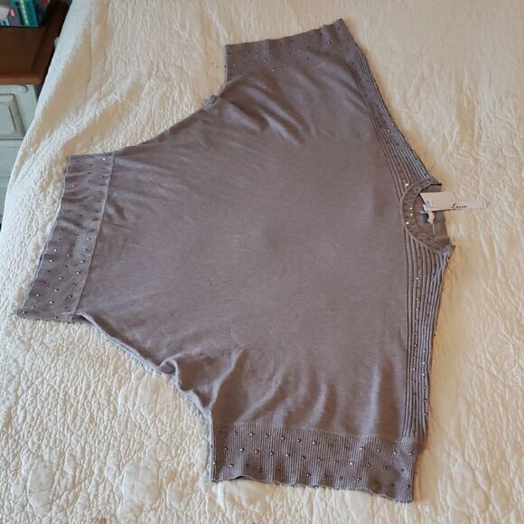 Liquid by Sioni Sweater - Picture 8 of 16